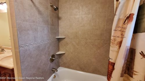 7 Bedle Rd, Hazlet NJ  07730-1209 exterior