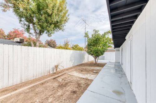 4747 Kaviland Ave, Fresno CA  93725-1716 exterior