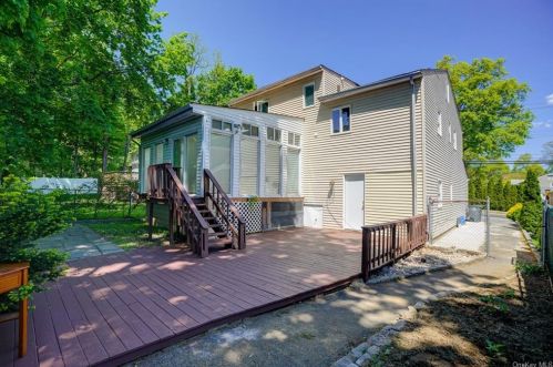 15 Ridgeway, White Plains NY  10605-3706 exterior