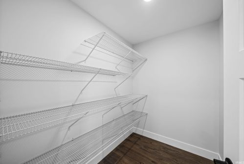 1108 Beacon Dr, Mishawaka IN  46544-6288 exterior