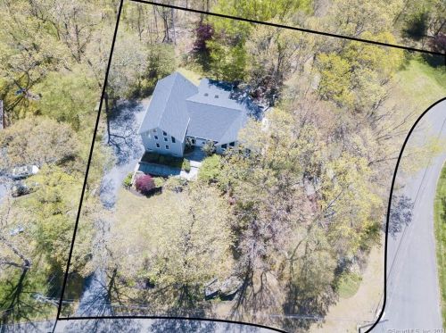 1 Elderberry Ln, Huntington CT  06484-3762 exterior