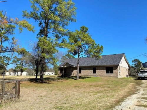 73 Acorn Hill Dr, Huntsville, TX 77320-1771