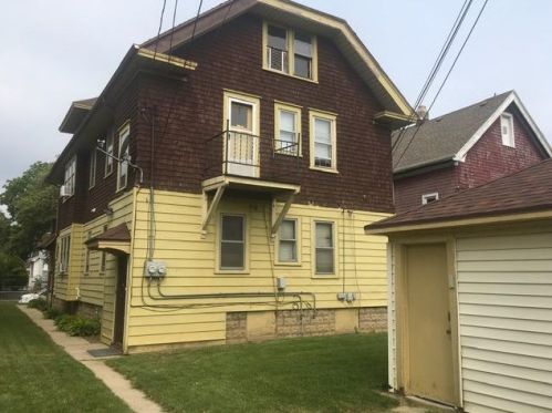 3066 40th St, Milwaukee, WI 53210-1835
