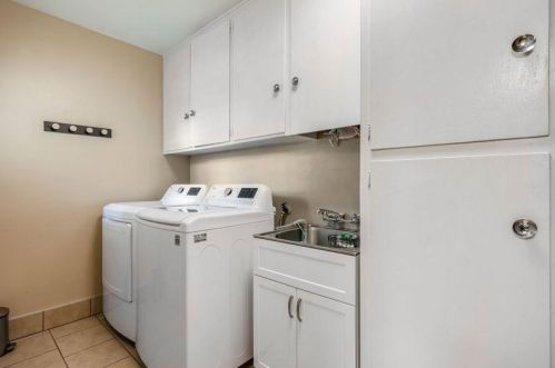 504 Greenwich Ln, Modesto CA  95350-1506 exterior