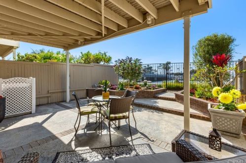 309 Regatta Way, Seal Beach CA  90740-5985 exterior
