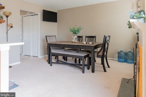 113 Teakwood Ct, Norristown PA  19401-1638 exterior