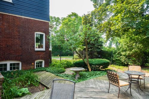 2359 Wahl Ave, Milwaukee WI 53211-3826 exterior