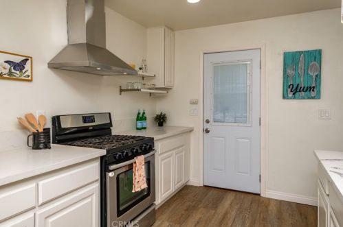 16434 Yucca Ave, Victorville CA  92395-3533 exterior