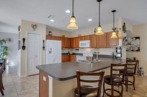 6 Flatfish Dr, Kissimmee FL  34759-4850 exterior