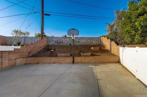 3367 Weatherford Ct, Simi Valley CA  93063-1328 exterior