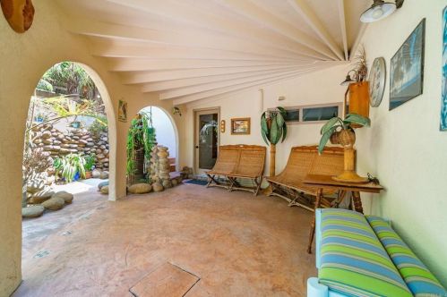 4438 Pescadero Ave, San Diego CA 92107-3629 exterior