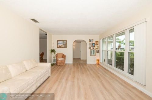 1782 Elrose St, Fort Pierce, FL 34952-5742