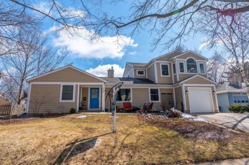 449 Owen Dr, Madison, WI 53711-1544