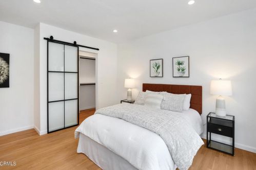 2077 Grand Oaks Ave, Altadena CA  91001-3530 exterior