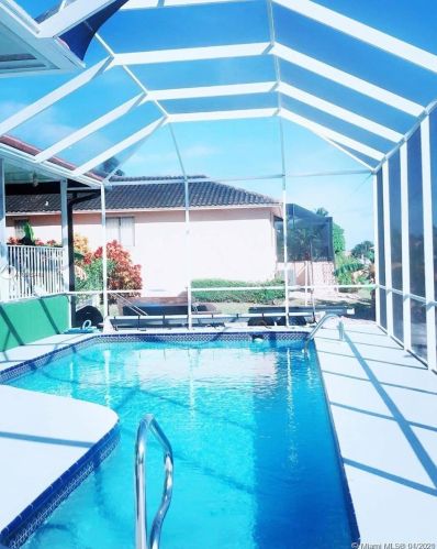 1111 Twin Oak Ct, Marco Island, FL 34145-5422