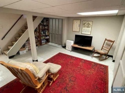 1130 Magnolia Rd, Teaneck NJ  07666-2744 exterior