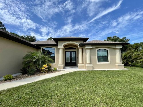 678 Rotonda Cir, Placida, FL 33947-1822