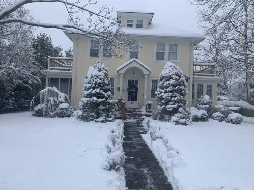 25 Bayview Ave, Islip Manor NY  11751-4221 exterior