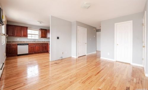 102-40 James Ct, Jamaica, NY 11414-1016