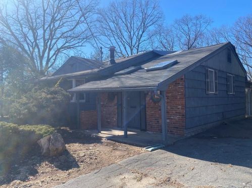 53 Beth Ln, Waterbury, CT 06705-2521