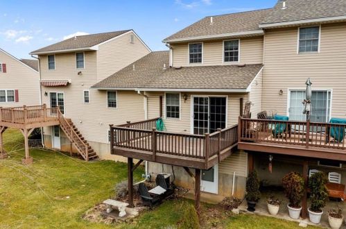 4 Saratoga Ct, Easton PA  18040-1046 exterior