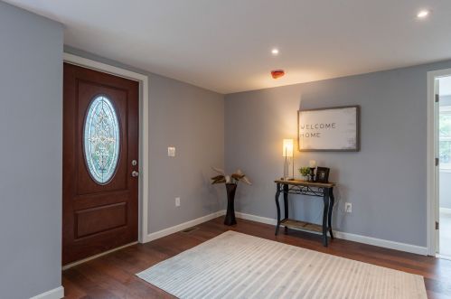 2 Butterfield Ln, Stratham NH  03885-2344 exterior