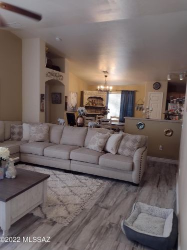 7174 Oakbank Dr, Tucson, AZ 85757-6940