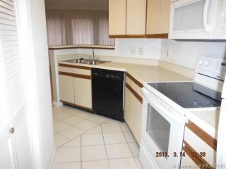 266 Carriage Crossing Ln, Middletown CT  06457-5865 exterior