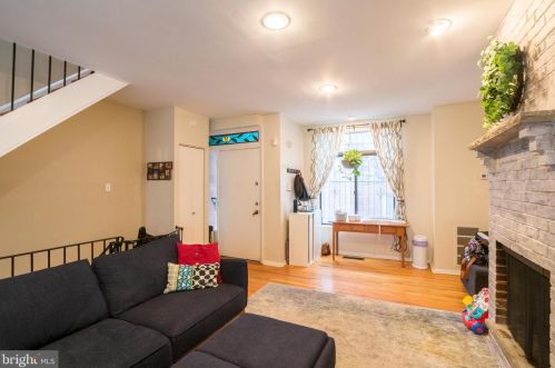 1012 Addison St, Philadelphia PA  19147-1213 exterior