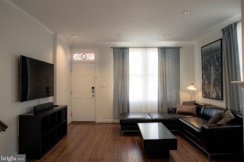 1227 33rd St, Washington DC  20007-3202 exterior