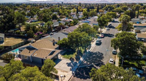 652 Holly Hock Cir, Grayson, CA 95363-9446