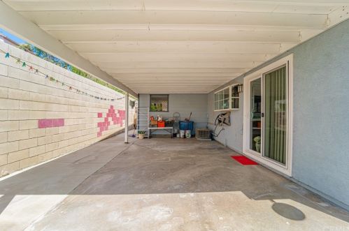 785 Award Dr, Colton CA 92324-2675 exterior