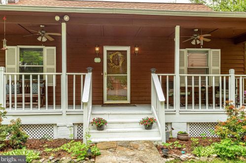 36933 Snickersville Tpke, Purcellville VA  20132-4918 exterior