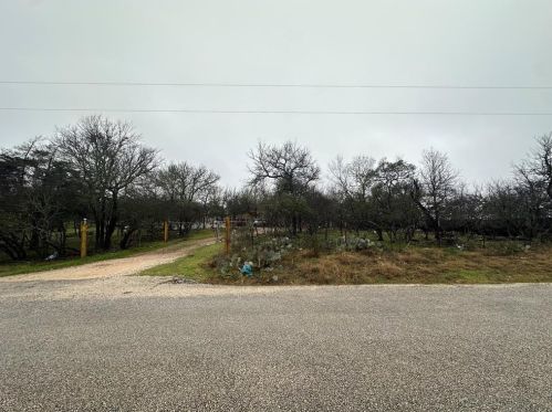 142 Saldana Dr, Lost Pines, TX 78612-4064