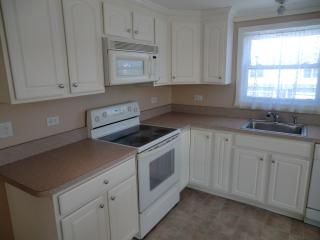 18 Terrell Ln, Hicksville NY  11801-5617 exterior