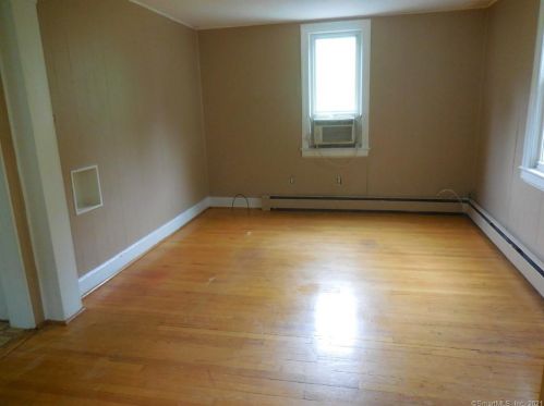 1177 Saybrook Rd, Middletown, CT 06457-5659