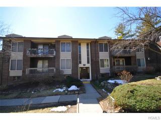 128 Country Club Ln, Mount Ivy, NY 10970-2437