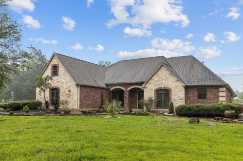 511 County Road 6510, Mont Belvieu TX  77535 exterior