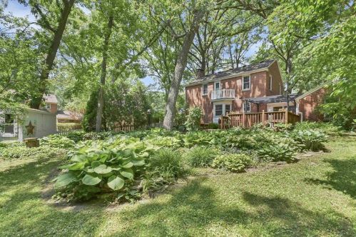 216 Oak Hill Dr, Green Bay, WI 54301-1823