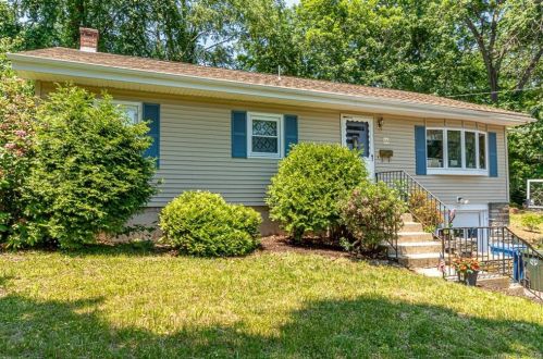 66 Lambert Dr, Norwich, CT 06360-1735