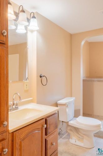 526 Lake St, Chisholm MN  55719-1334 exterior