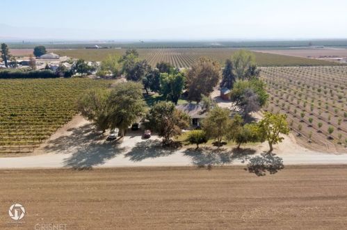 15414 Cuda Dr, Bakersfield CA  93307-9279 exterior