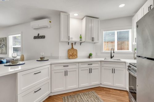 5531 Fremont St, Oakland CA 94608-2216 exterior