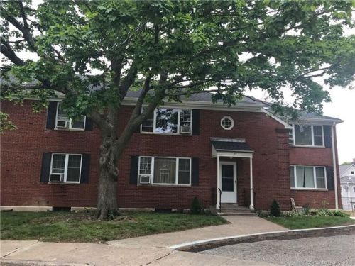 79 Oakview Cir, Bridgeport, CT 06604-2610