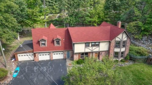 1 Meadowbrook Ter, Sparta NJ  07871-1238 exterior