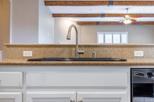 1786 Cornerstone Dr, Ripon CA  95366-9493 exterior