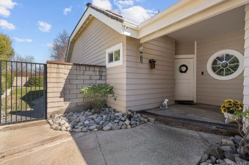 26378 Woodlark Ln, Santa Clarita, CA 91355-3518
