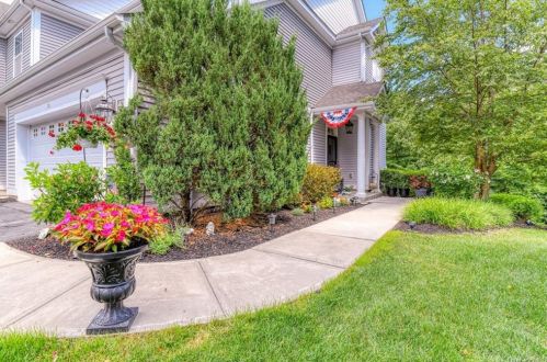 80 Fairways Dr, Middletown, NY 10940-2666