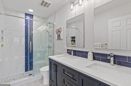 2 York Dr, Princeton NJ  08540-7939 exterior