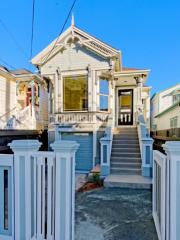 2702 Myrtle St, Oakland, CA 94607-3418